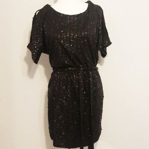 NEW YORK & COMPANY black sequin tunic